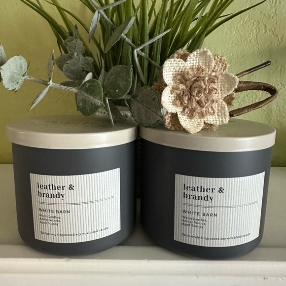 White Barn Leather & Brandy Scented Candle -Bundle Black - Picture 1 of 4